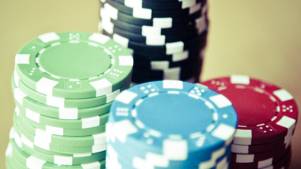 How to read casino game odds — RTP, house edge, payouts